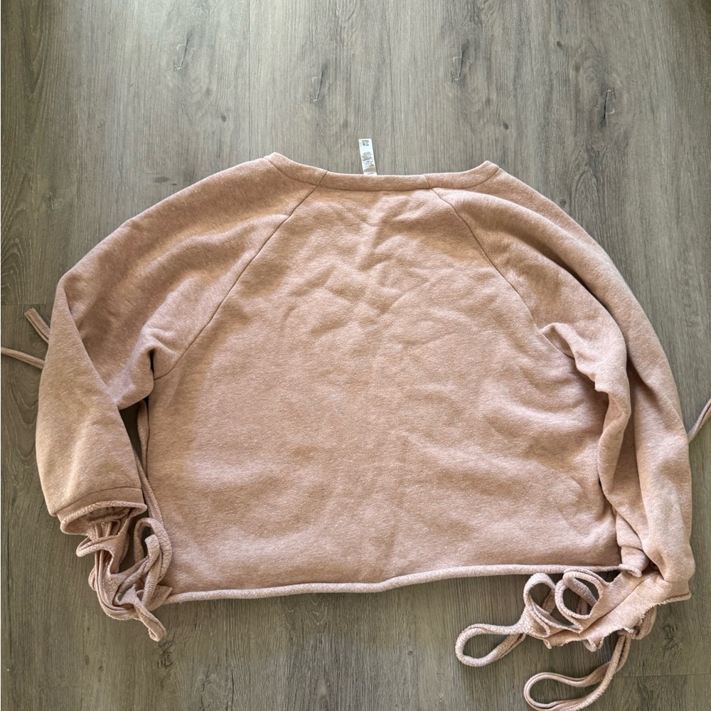 Alo Yoga Women's Pale Pink Sweater - Picture 4 of 6
